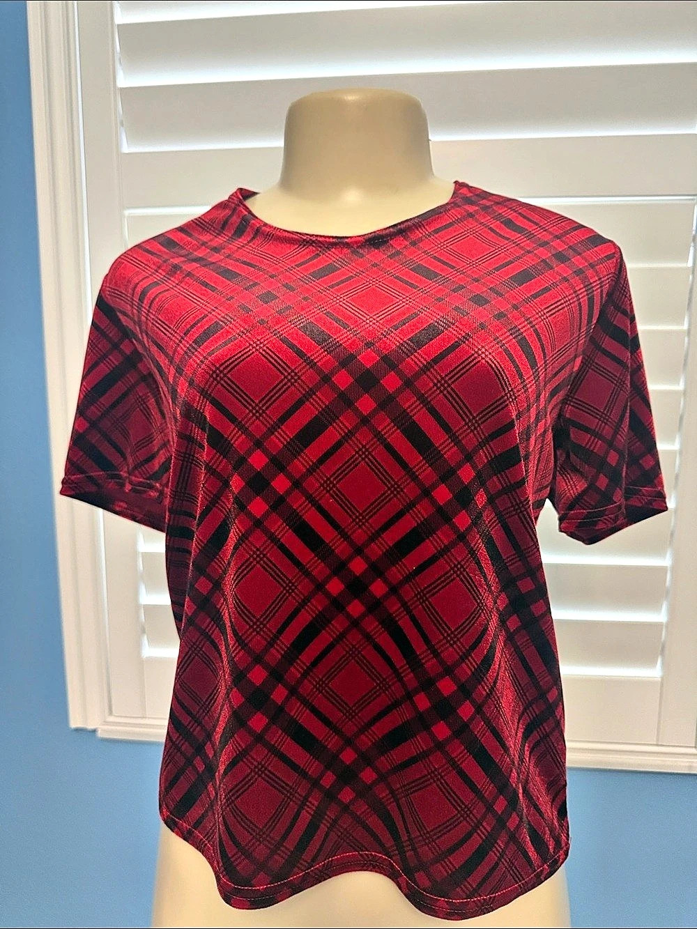 Christmas is coming!! Vintage Plaid Short Sleeve Velvet Blouse in Red & Black Li